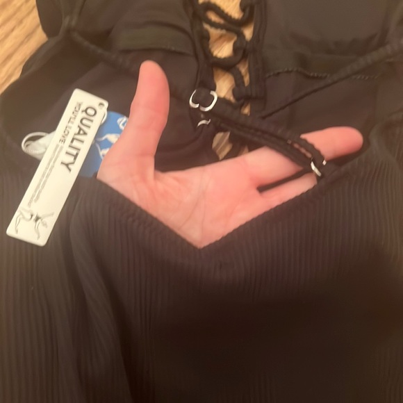 NWOT CUPSHE BLACK BATHING SUIT. Size Medium - Picture 10 of 12